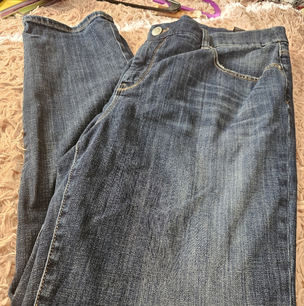 Chico's Dark Blue Cropped Ankle Jeans